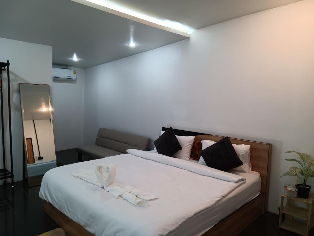 Nimman 9 Hotel Chiang Mai Bagian luar foto