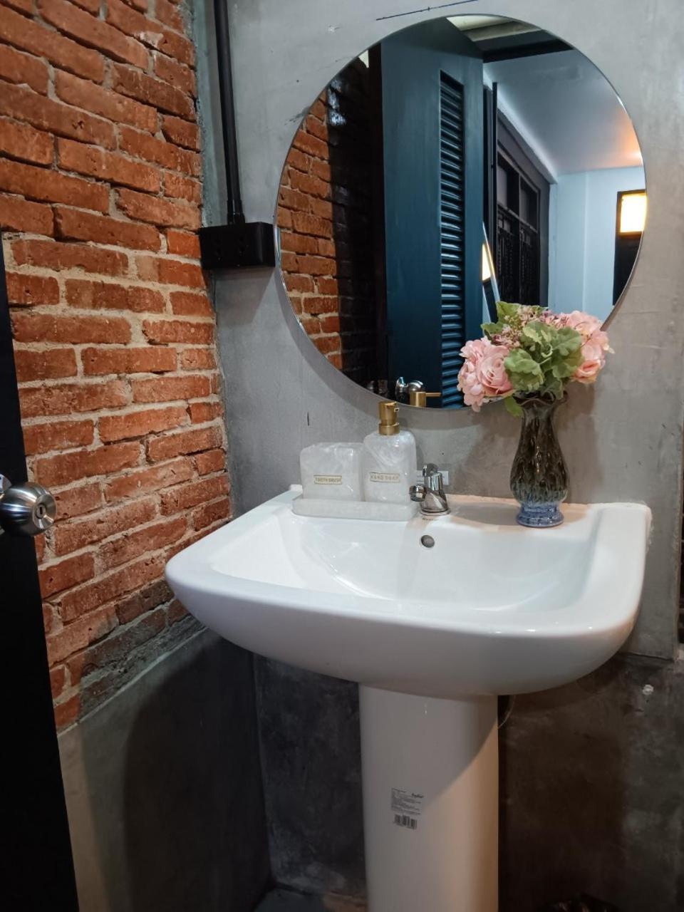 Nimman 9 Hotel Chiang Mai Bagian luar foto