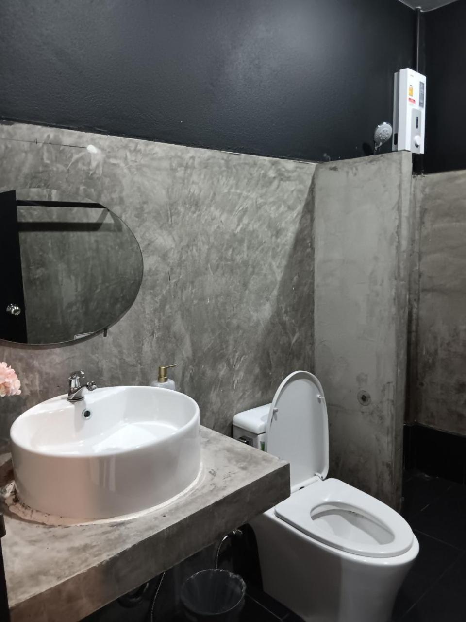 Nimman 9 Hotel Chiang Mai Bagian luar foto